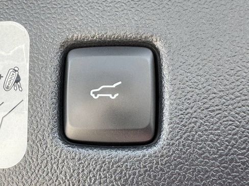 Used 2020 Ford Escape SEL FWD image 33