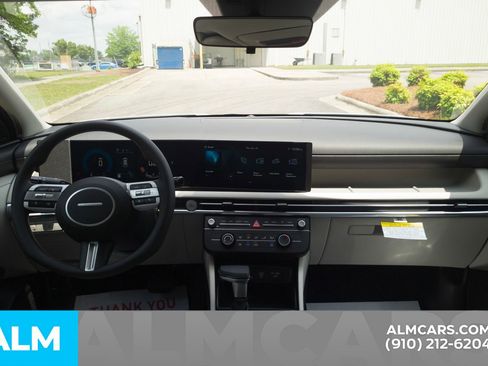 Used 2025 Hyundai Tucson SE FWD image 19