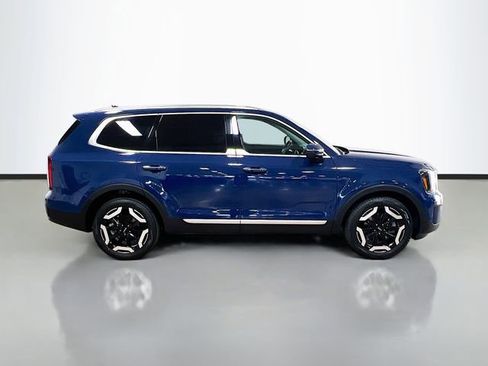 Certified 2023 Kia Telluride S image 8