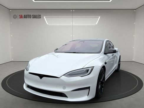 Used 2021 Tesla Model S Plaid image 1