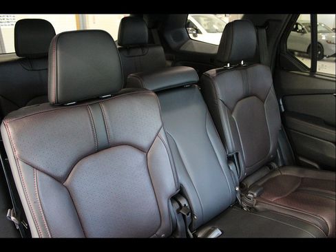 Certified 2025 Honda Pilot Black Edition image 22