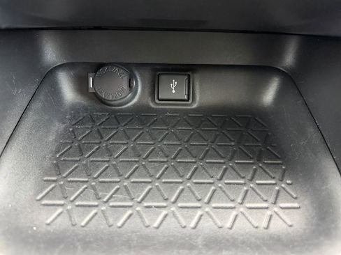 Used 2020 Toyota RAV4 XLE FWD image 29