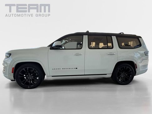Used 2022 Jeep Grand Wagoneer Series II w/ Quick Order Packagew 28T AWD/4WD image 4