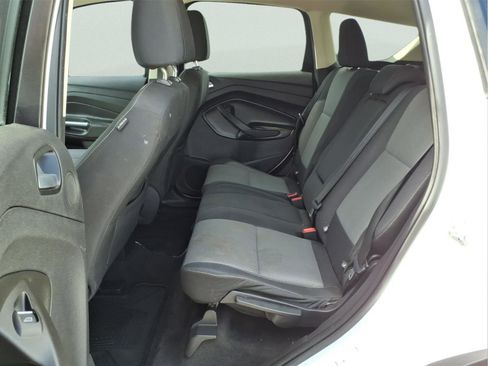 Used 2017 Ford Escape SE w/ Equipment Group 201A image 4