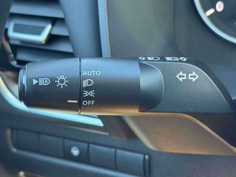 Used 2022 Nissan Rogue SV image 21