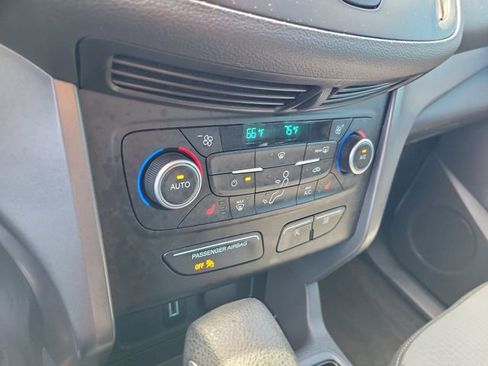 Used 2018 Ford Escape SE image 22