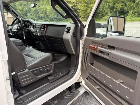 Used 2010 Ford F250 Lariat AWD/4WD image 32