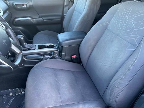 Used 2016 Toyota Tacoma TRD Off-Road image 27