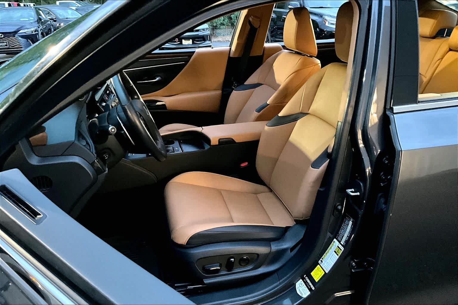 Used 2024 Lexus ES 350 w/ Premium Package FWD image 21