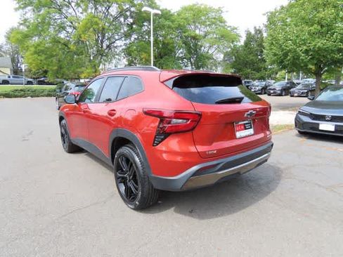 Used 2024 Chevrolet Trax ACTIV w/ Sunroof Package FWD image 4