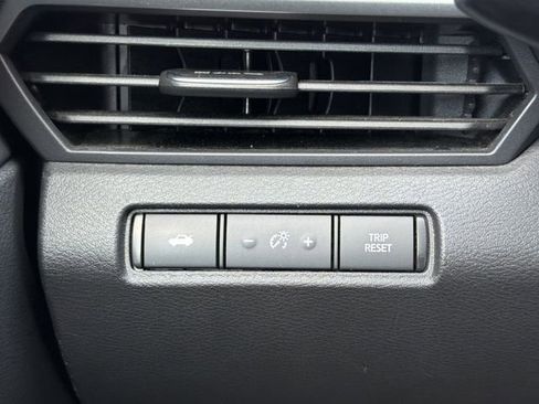 Used 2024 Nissan Altima 2.5 SR FWD image 13