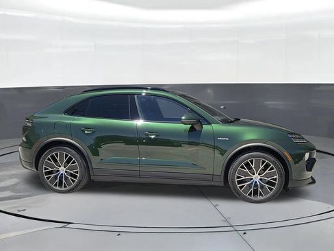 New 2026 Porsche Macan Electric RWD image 7