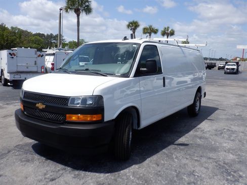 Used 2022 Chevrolet Express 3500 Extended w/ Driver Convenience Package image 20