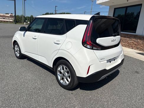 Used 2024 Kia Soul LX w/ Option Group 015 FWD image 6