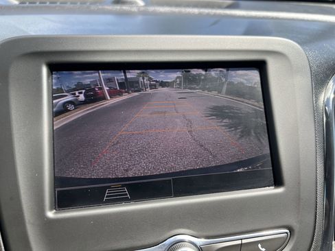 Used 2022 Chevrolet Equinox RS FWD image 25