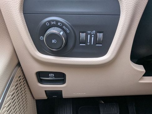 New 2026 Jeep Grand Cherokee L Limited image 24