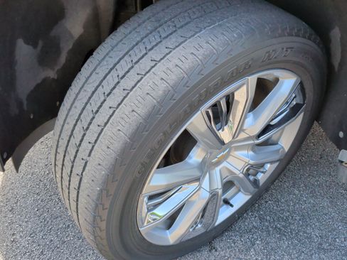 Used 2021 Chevrolet Tahoe High Country w/ Premium Package image 14