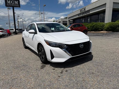 Used 2024 Nissan Sentra SV FWD image 2