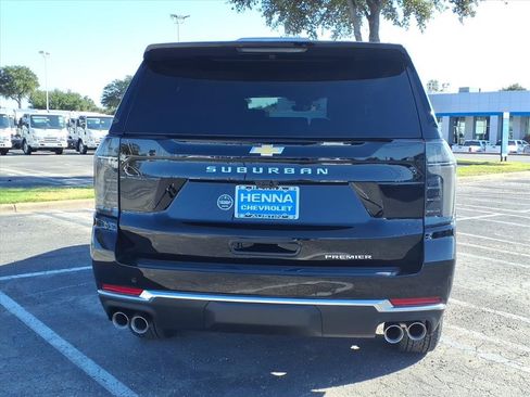 New 2026 Chevrolet Suburban Premier image 5