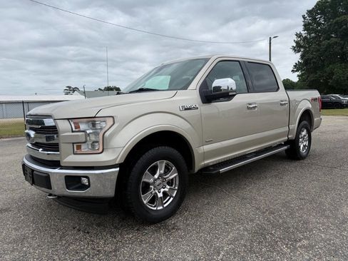 Used 2017 Ford F150 Lariat w/ Equipment Group 502A Luxury AWD/4WD image 8