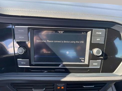 Used 2024 Volkswagen Jetta SE image 19