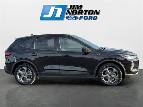 Used 2025 Ford Escape ST-Line Select image 2