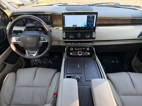 Used 2022 Lincoln Navigator L Reserve AWD/4WD image 24