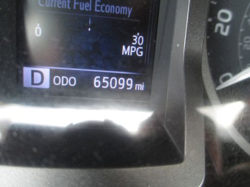 Used 2022 Toyota Tacoma TRD Off-Road w/ Technology Package AWD/4WD image 29