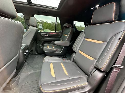 Used 2024 GMC Yukon AT4 w/ AT4 Premium Package AWD/4WD image 17