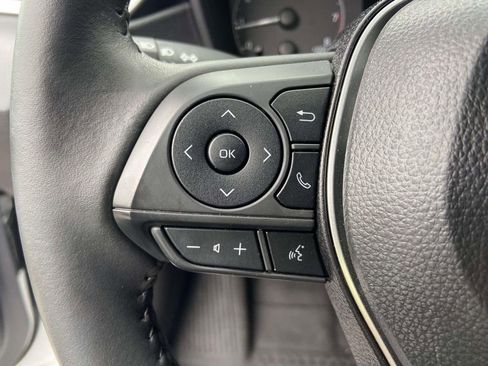 Used 2025 Toyota Corolla SE image 31