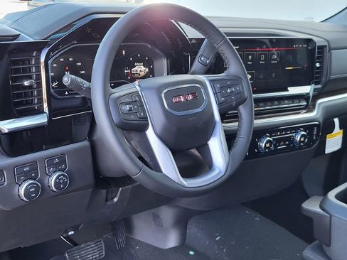 New 2025 GMC Sierra 1500 Elevation image 19