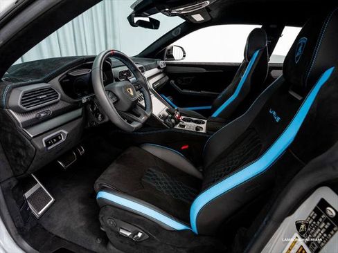 Used 2024 Lamborghini Urus Performante AWD/4WD image 31