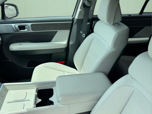 Certified 2026 Hyundai Santa Fe Limited AWD/4WD image 9