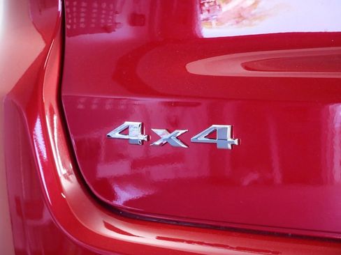 Used 2024 Jeep Compass Latitude image 15