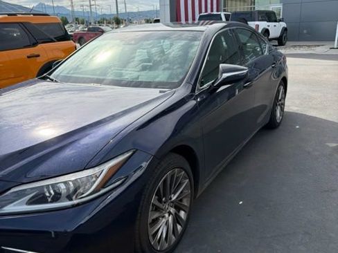 Used 2025 Lexus ES 350 w/ Accessory Package (Z2) FWD image 12