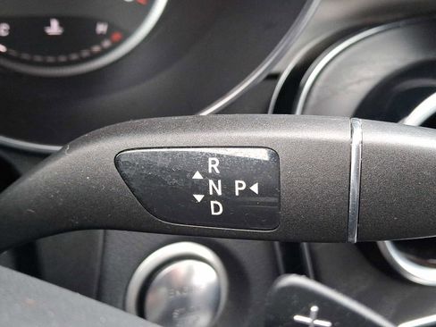 Used 2019 Mercedes-Benz GLC 300 4MATIC image 9