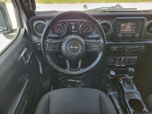 Used 2020 Jeep Wrangler Sport AWD/4WD image 13