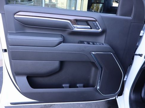 Used 2024 Chevrolet Silverado 3500 LT w/ Z71 Off-Road Package image 18