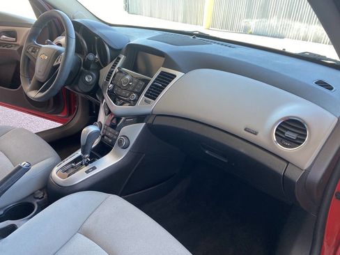 Used 2016 Chevrolet Cruze LT w/ Technology Package image 24