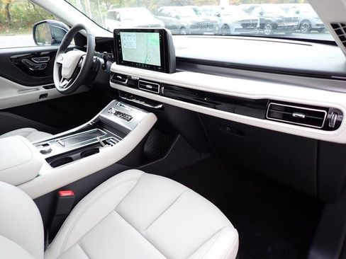 New 2026 Lincoln Aviator Premiere image 12