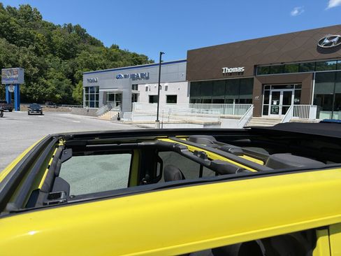 Used 2023 Jeep Wrangler Unlimited w/ Sun & Screen Package AWD/4WD image 22