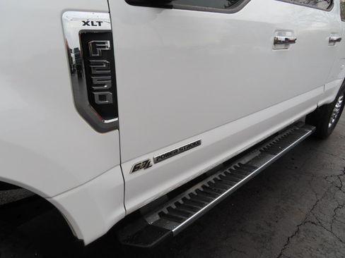 Used 2018 Ford F250 XLT w/ XLT Premium Package image 13