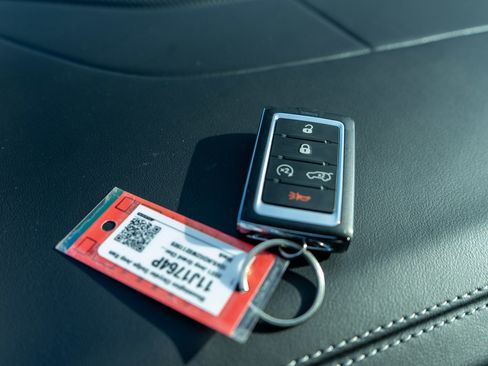 Used 2021 Jeep Grand Cherokee L Overland w/ Luxury Tech Group IV image 33