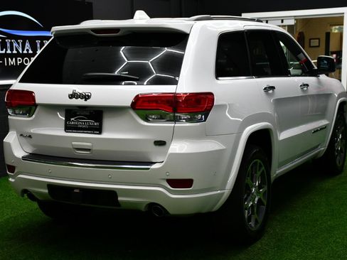 Used 2021 Jeep Grand Cherokee Overland AWD/4WD image 9