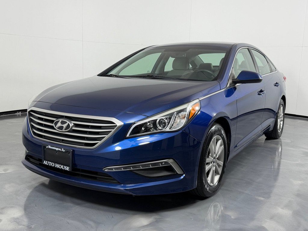 Used 2015 Hyundai Sonata SE w/ Option Group 09 FWD image 10
