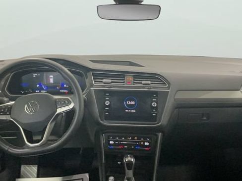 Certified 2024 Volkswagen Tiguan SE AWD/4WD image 11