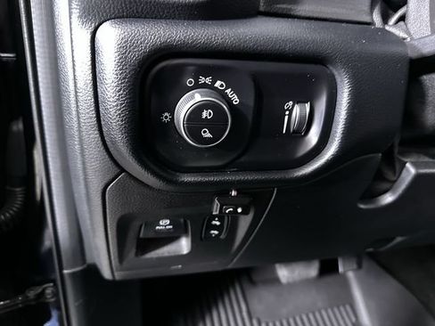 Used 2021 RAM 1500 Lone Star AWD/4WD image 18