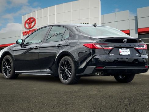 Certified 2025 Toyota Camry SE image 5