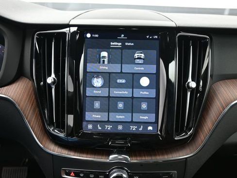 Used 2023 Volvo XC60 B5 Plus w/ Protection Package Premier image 16