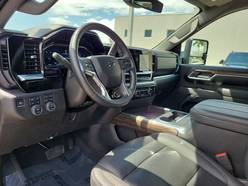 Used 2025 Chevrolet Silverado 2500 LT w/ Trail Boss Package AWD/4WD image 14
